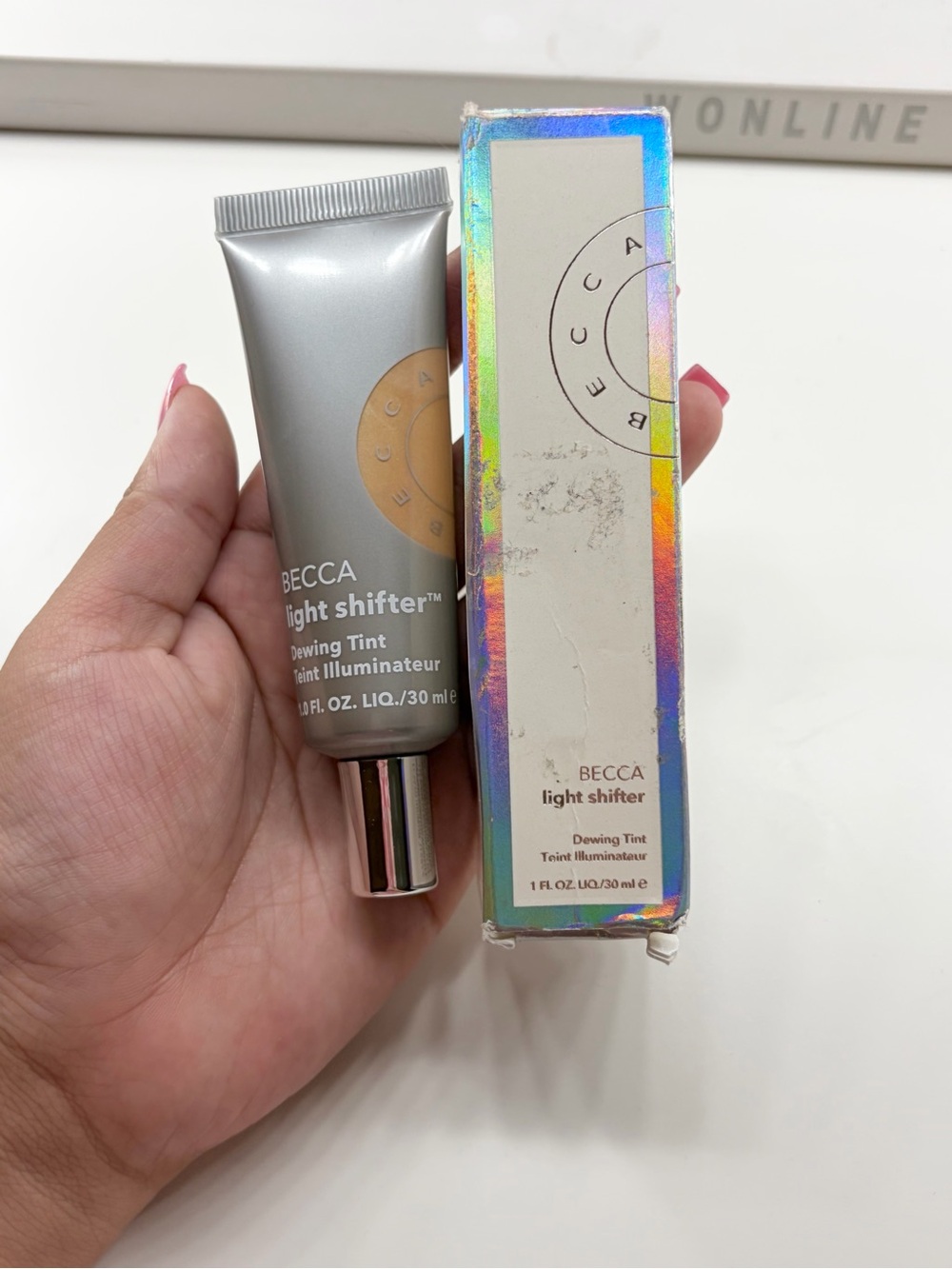 Becca Cosmetics Light Shift 1 Dewing Tint Illuminating Moisturizer